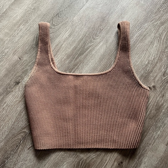 Babaton Sculpt Knit Cropped Tank - Picture 1 of 2